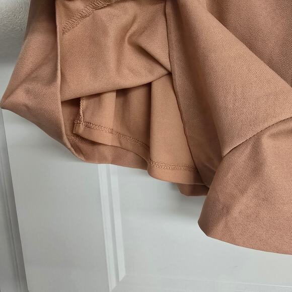 Women's Favlux Peach Pleated Front Paper Bag Shorts | Size Small - Picture 7 of 10